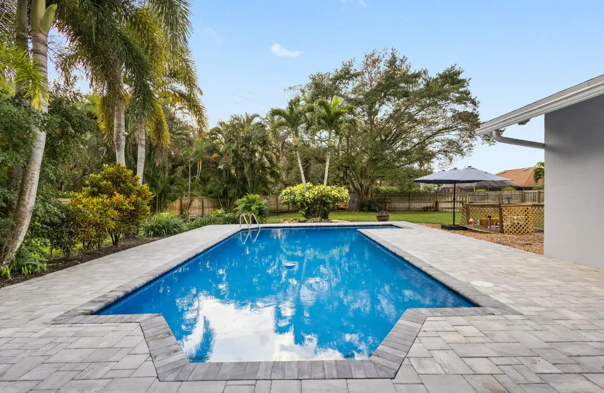 Pool at 911 Citrus Place, Wellington