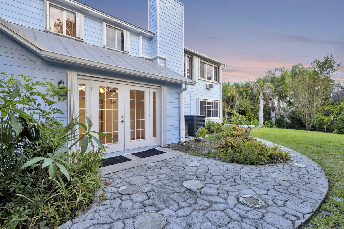 8-web-or-mls-5P1A7675 (2) - Copy at 23 Sea Gull Place, Vero Beach