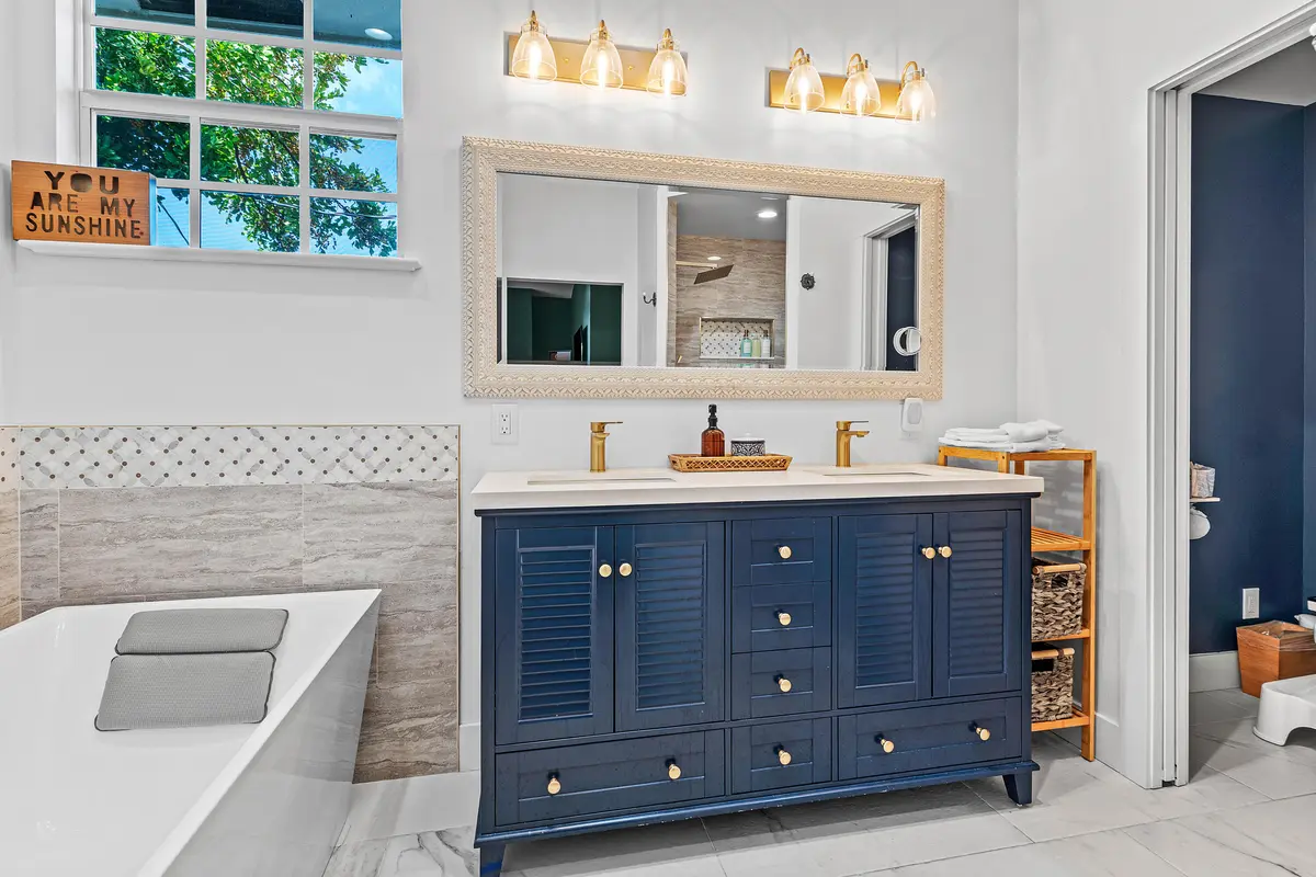 Primary Bath at 968 Laurel Road, North Palm Beach