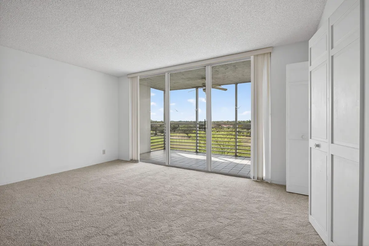 3rd Bed or Office/Den at 3507 Oaks Way 501, Pompano Beach