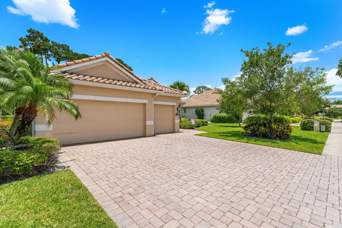 DSC01045_1 at 7657 Fieldstone Ranch Square, Vero Beach
