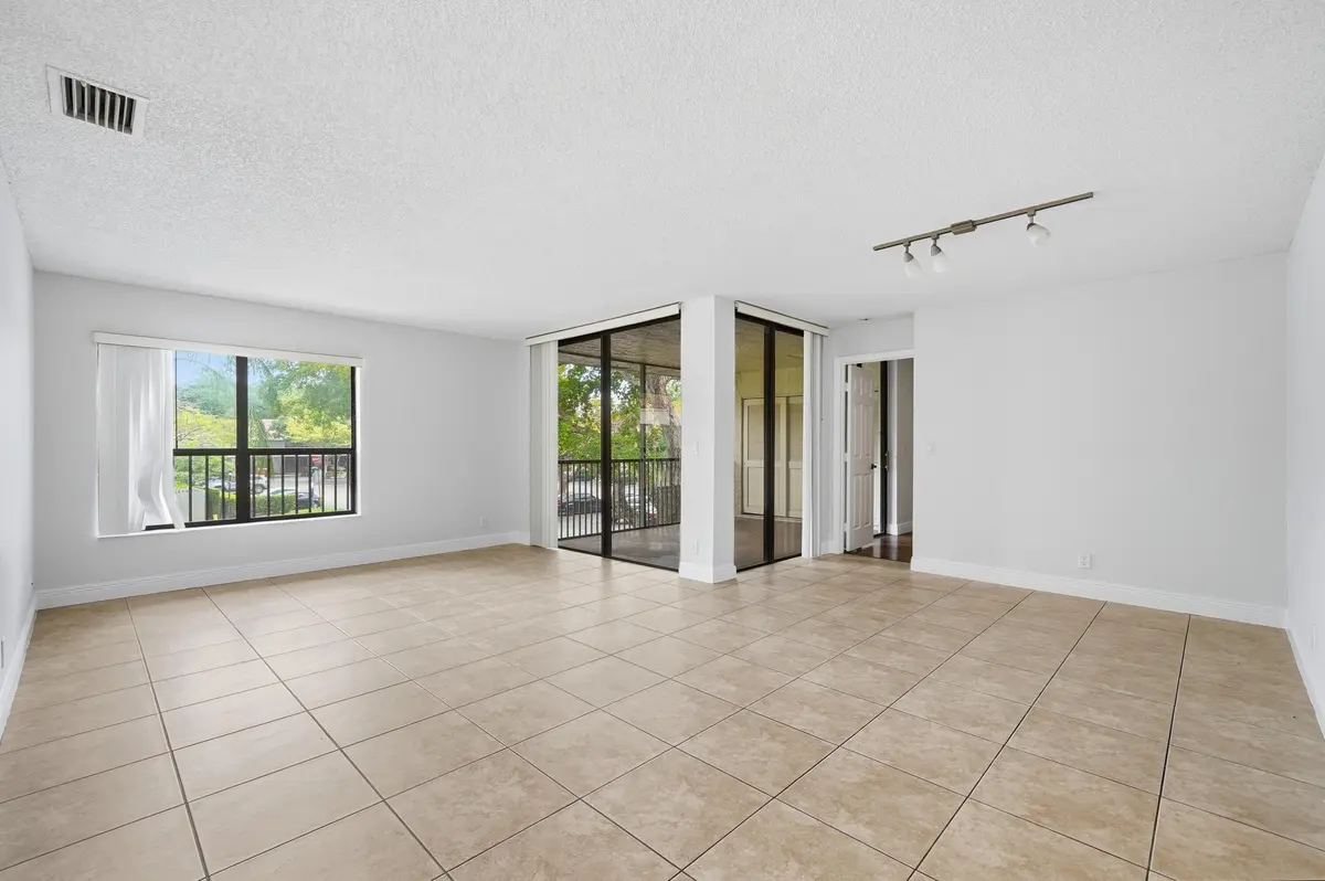 06_dsc05784 at 2486 NW 49th Terrace 762, Coconut Creek
