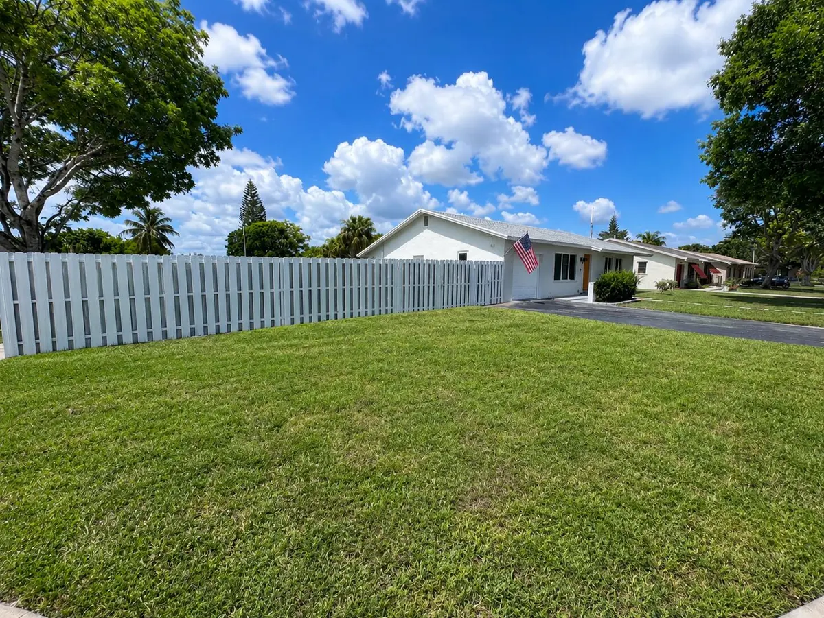 3 front yard at 11100 NW 25th Court, Sunrise