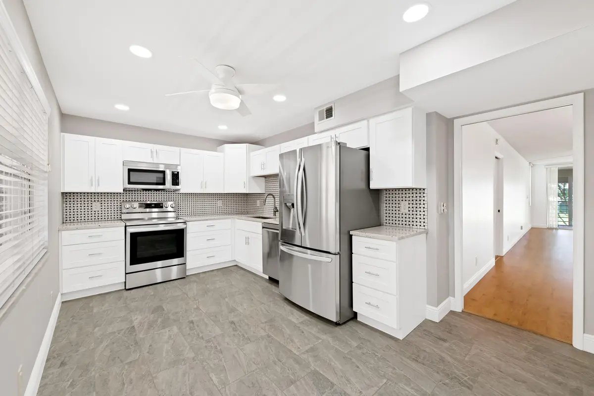 euoji9Mw at 800 Cypress Grove Drive 211, Pompano Beach
