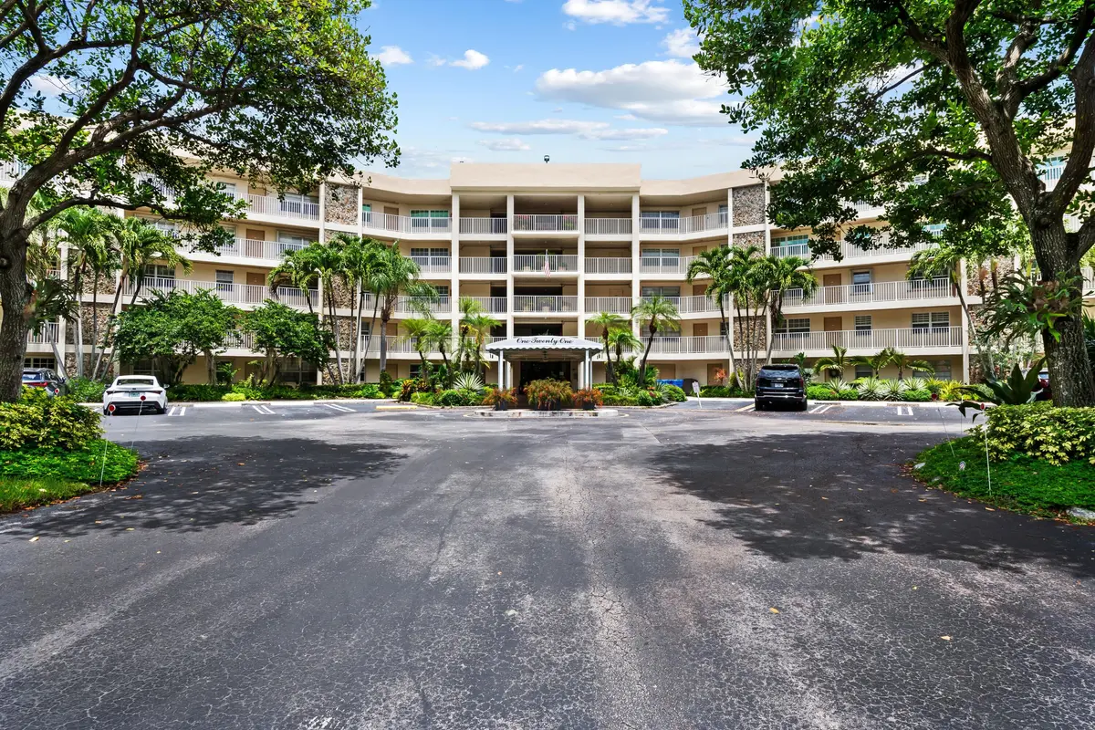 SVu1uJZQ at 800 Cypress Grove Drive 211, Pompano Beach