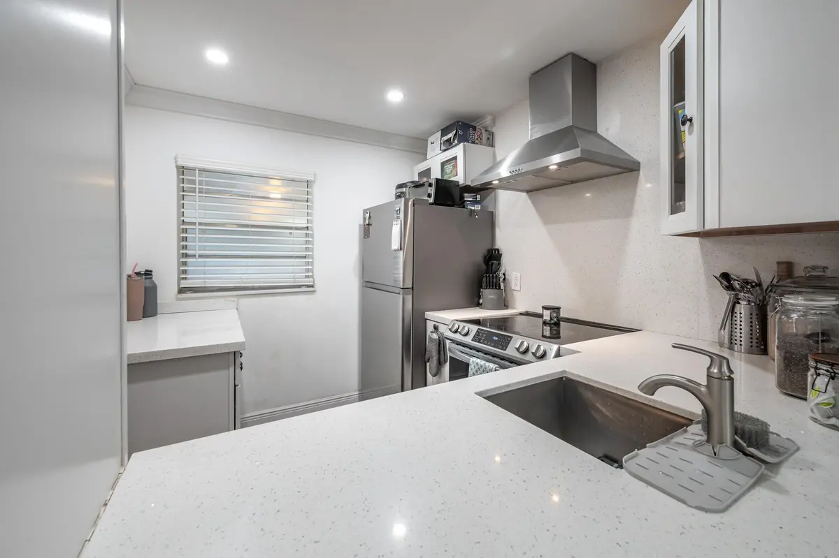 Photo 2 at 9430 Poinciana Place 110, Davie
