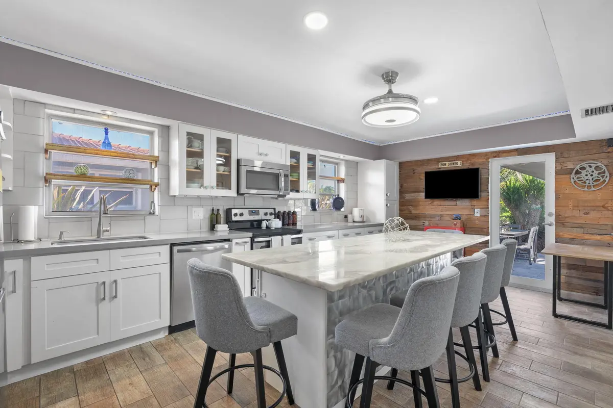 18-web-or-mls-240 SE 2nd Ave, Pompano Be at 240 SE 2nd Avenue, Pompano Beach