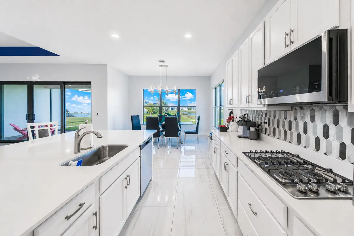 3-4 at 12435 SW Pink Playa Parkway, Port St. Lucie