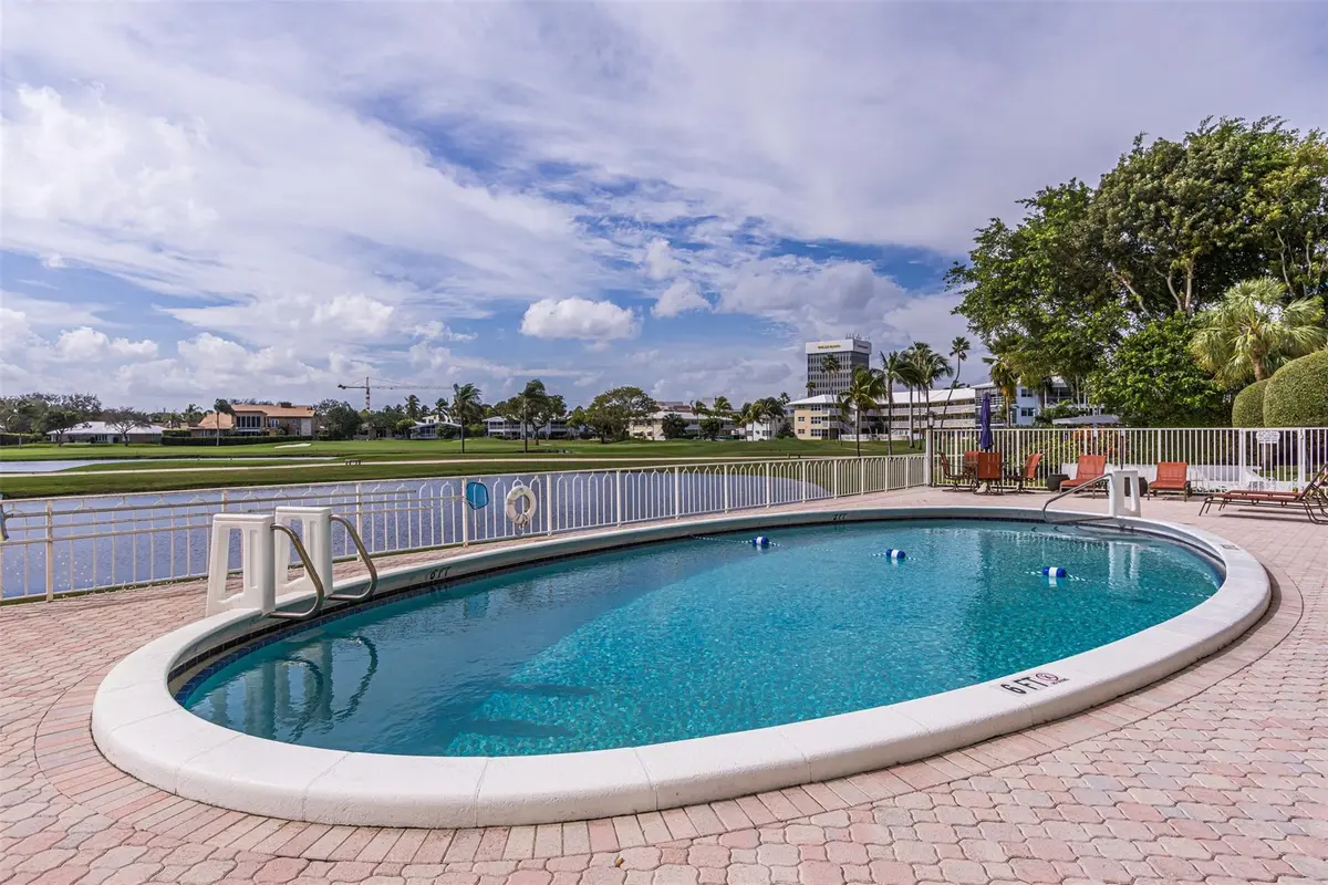 Photo 5 at 2500 NE 48th Lane 609, Fort Lauderdale