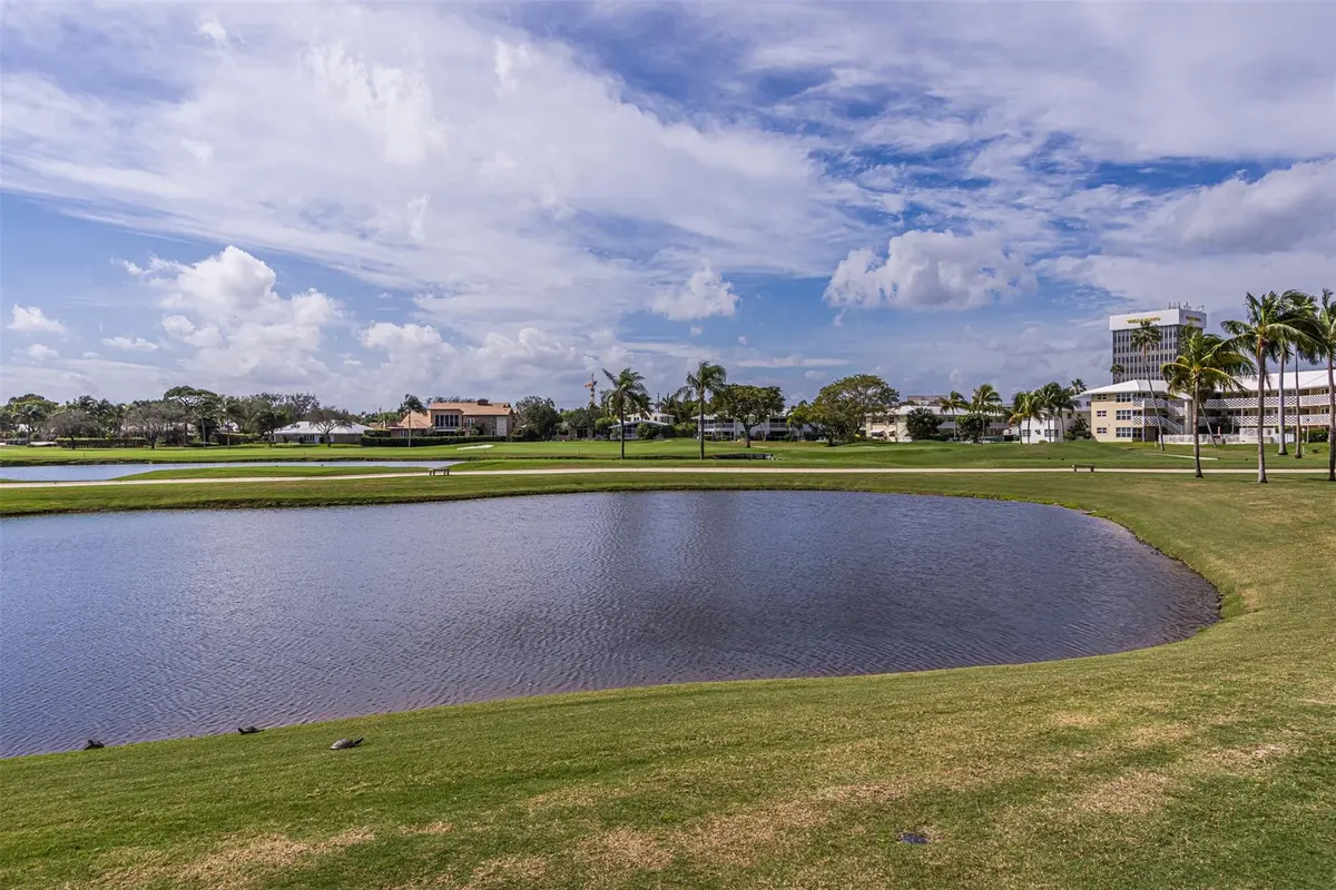 Photo 10 at 2500 NE 48th Lane 609, Fort Lauderdale