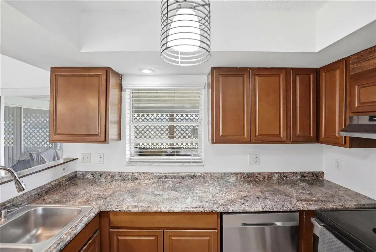 10-DSC7015_reedit_6136765c_19186acd at 107 SE Selva Court, Port St. Lucie