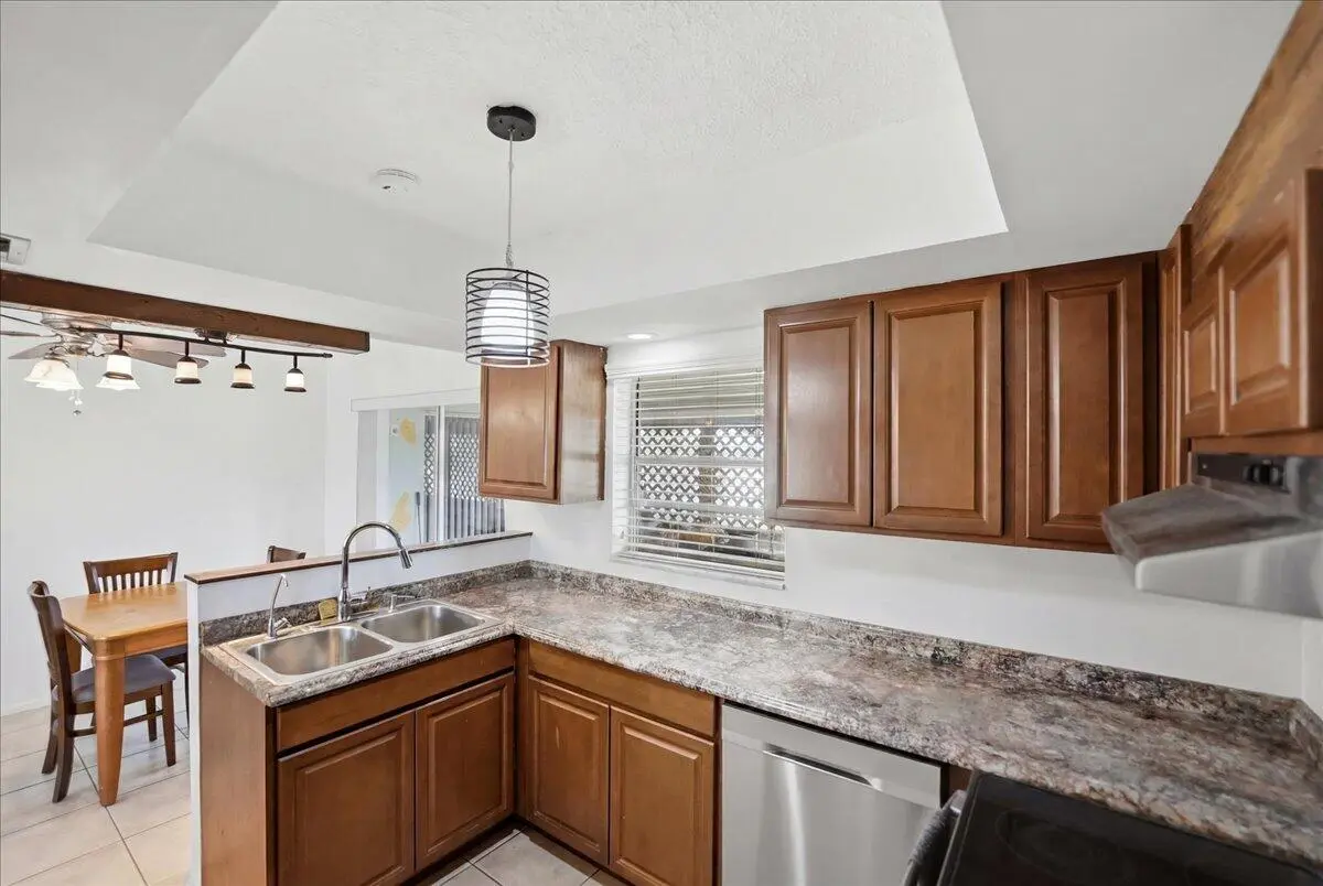 11-DSC7018_reedit_5844e50a_4a87a64e at 107 SE Selva Court, Port St. Lucie