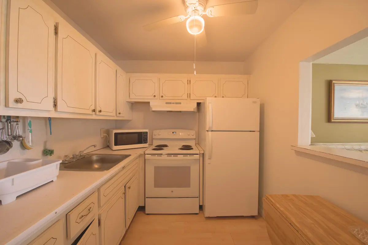Kitchen at 320 W Horizons W 210, Boynton Beach