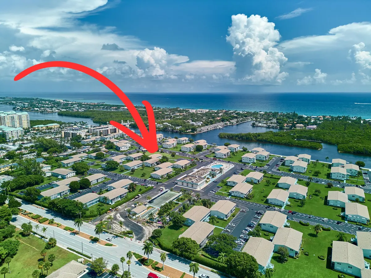 Airial view at 320 W Horizons W 210, Boynton Beach