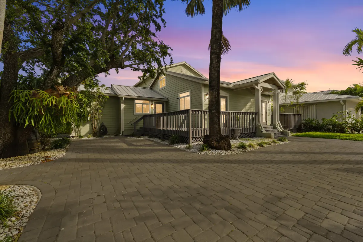 1_01 - vt at 122 S Lake Drive, Lantana