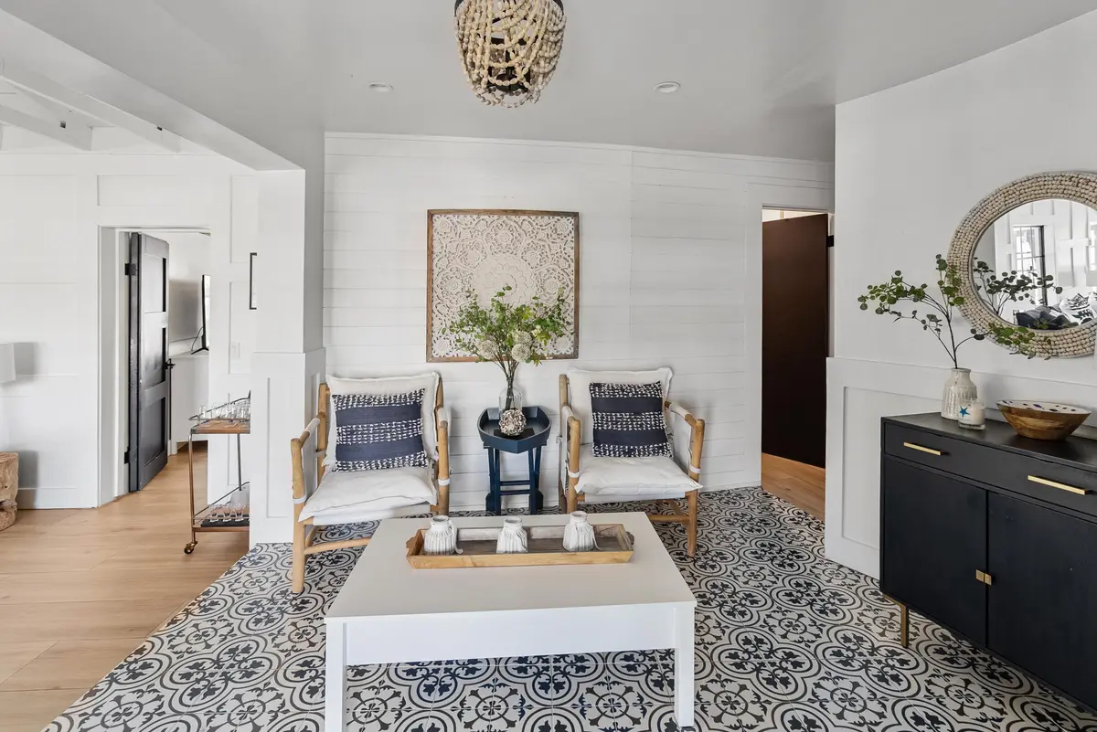 Foyer Seating Area at 711 SW 27th Way, Boynton Beach