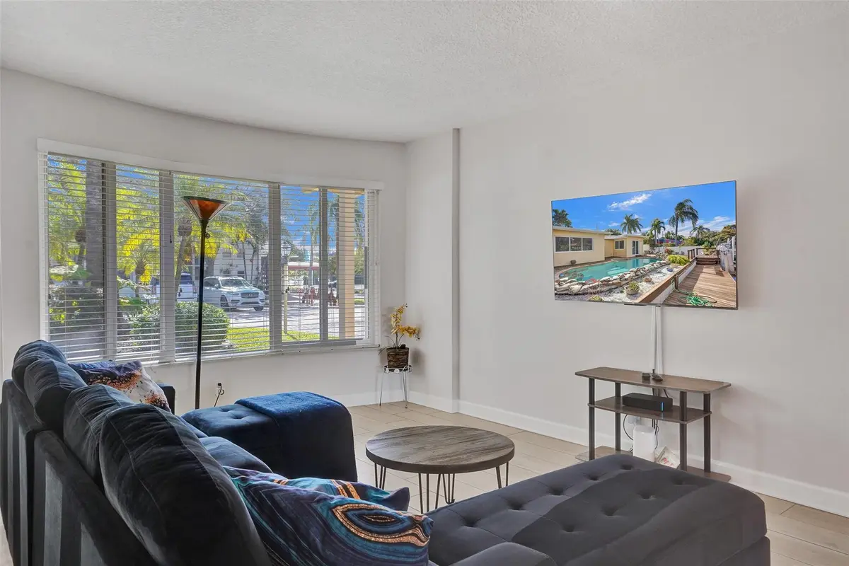 Photo 6 at 2265 SE 12th Street, Pompano Beach