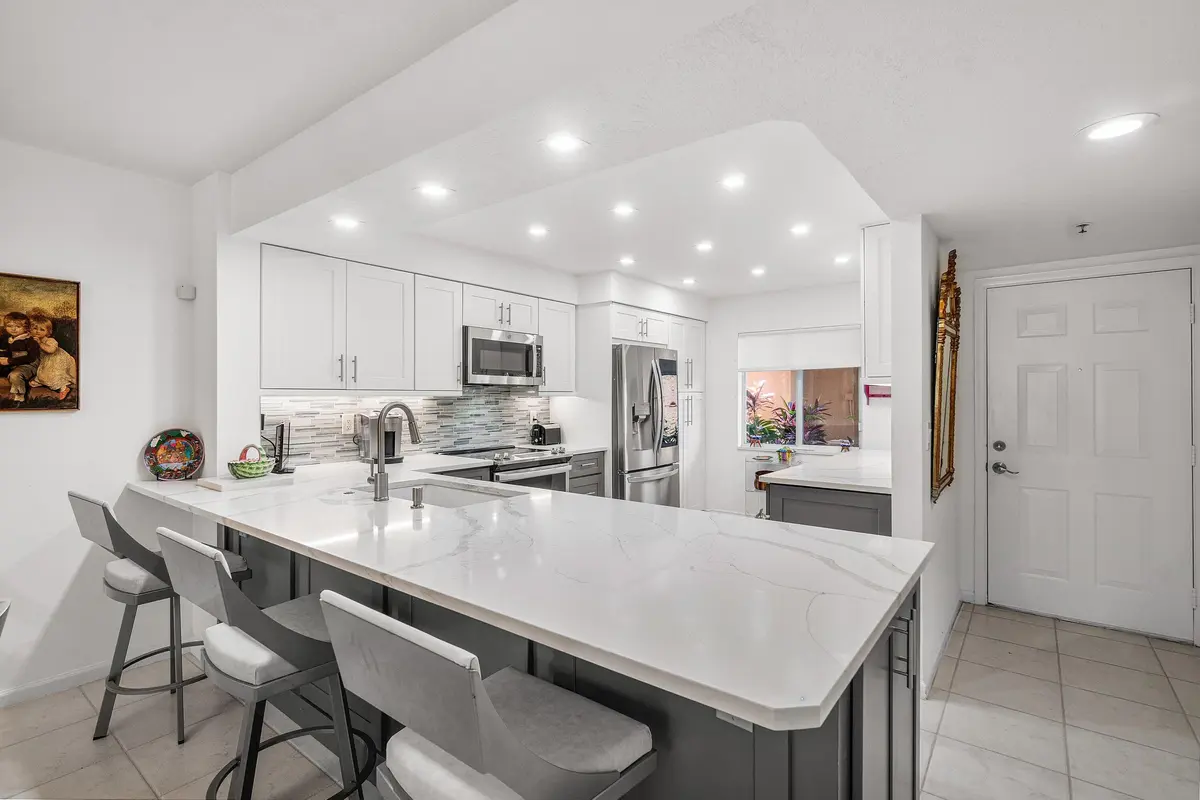 GORGEOUS QUARTZ COUNTERTOPS at 12560 Majesty Circle 104, Boynton Beach