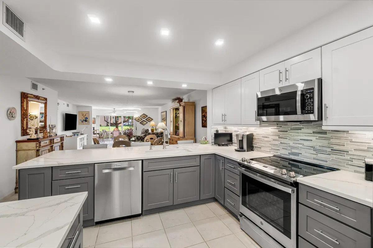 NEW CHEF'S KITCHEN at 12560 Majesty Circle 104, Boynton Beach
