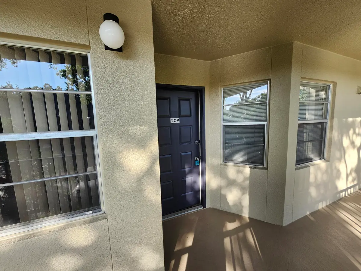 1100 SW 128th Terrace 209 U, Pembroke Pines, FL – photo 2