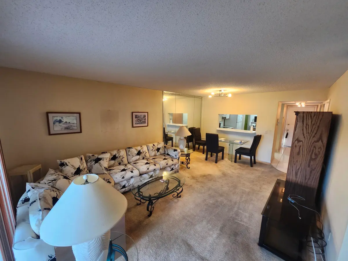 1100 SW 128th Terrace 209 U, Pembroke Pines, FL – photo 4