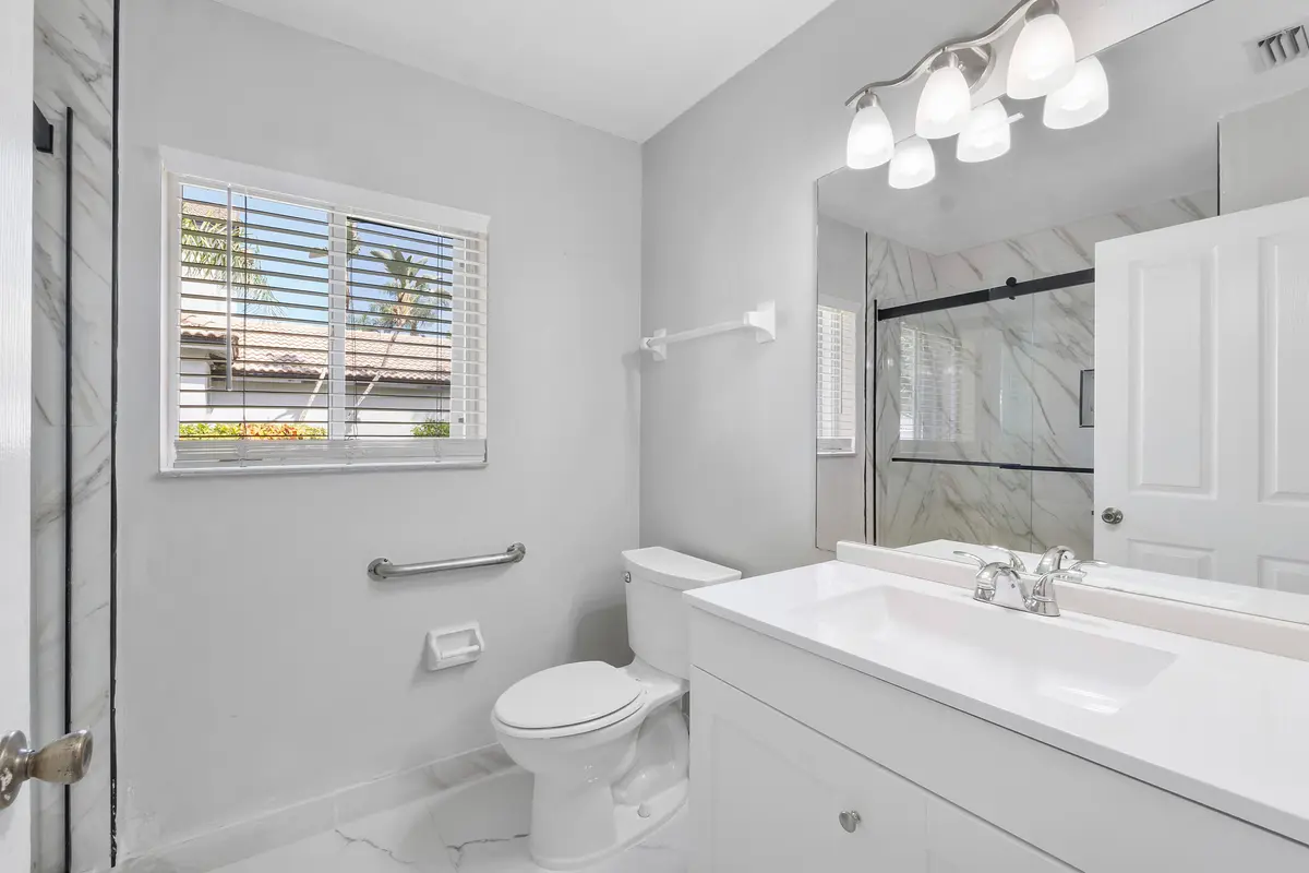 Second bath at 17646 SW 10th Street, Pembroke Pines