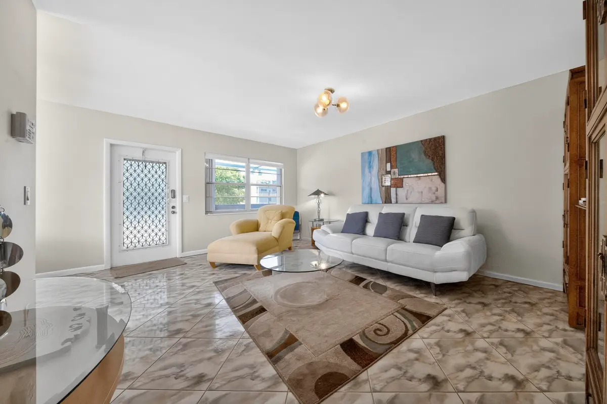 . at 176 Upminster H 176, Deerfield Beach