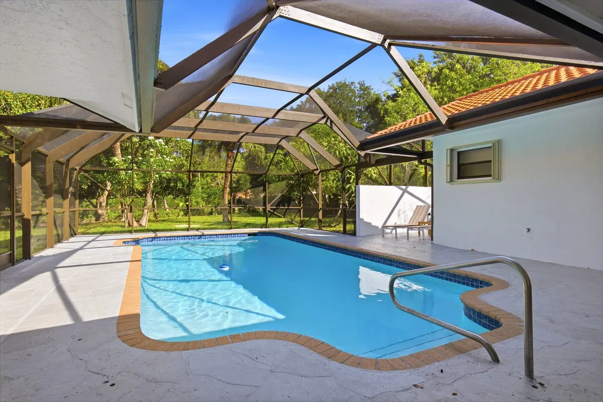 027_00027_973 at 8899 NW 47th Drive, Coral Springs
