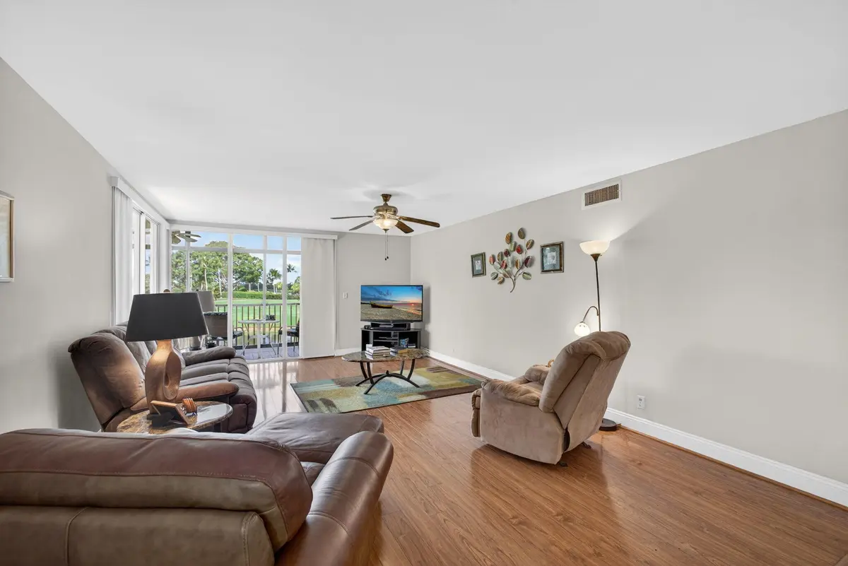 Luxury Vinyl Flooring at 11811 Avenue Of The Pga 7-2a, Palm Beach Gardens