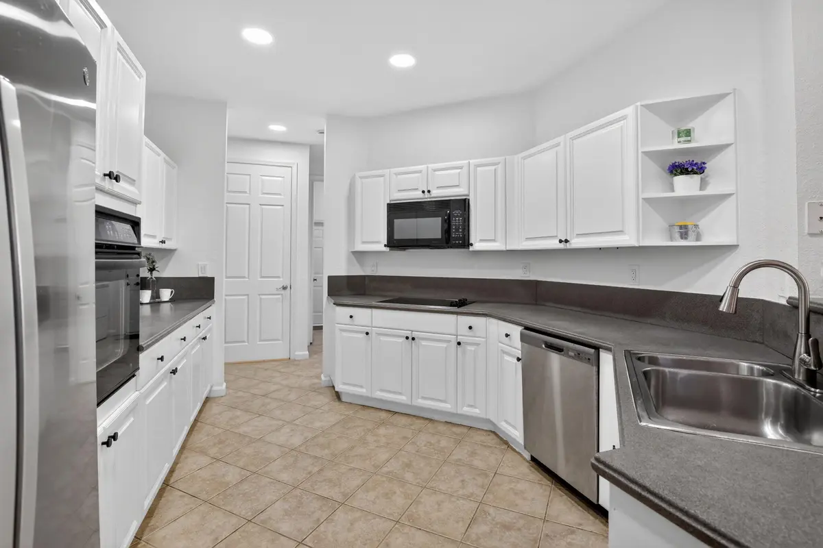 29-web-or-mls-_A7A8391 at 2883 Kinsington Circle, Weston