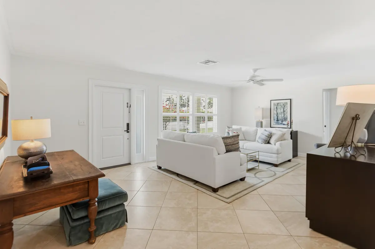 585A2313 at 1420 NE 42nd Court, Oakland Park