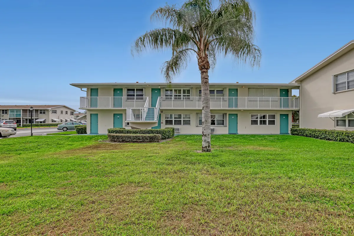 680 Horizon #110 (4) at 680 Horizon 110, Boynton Beach