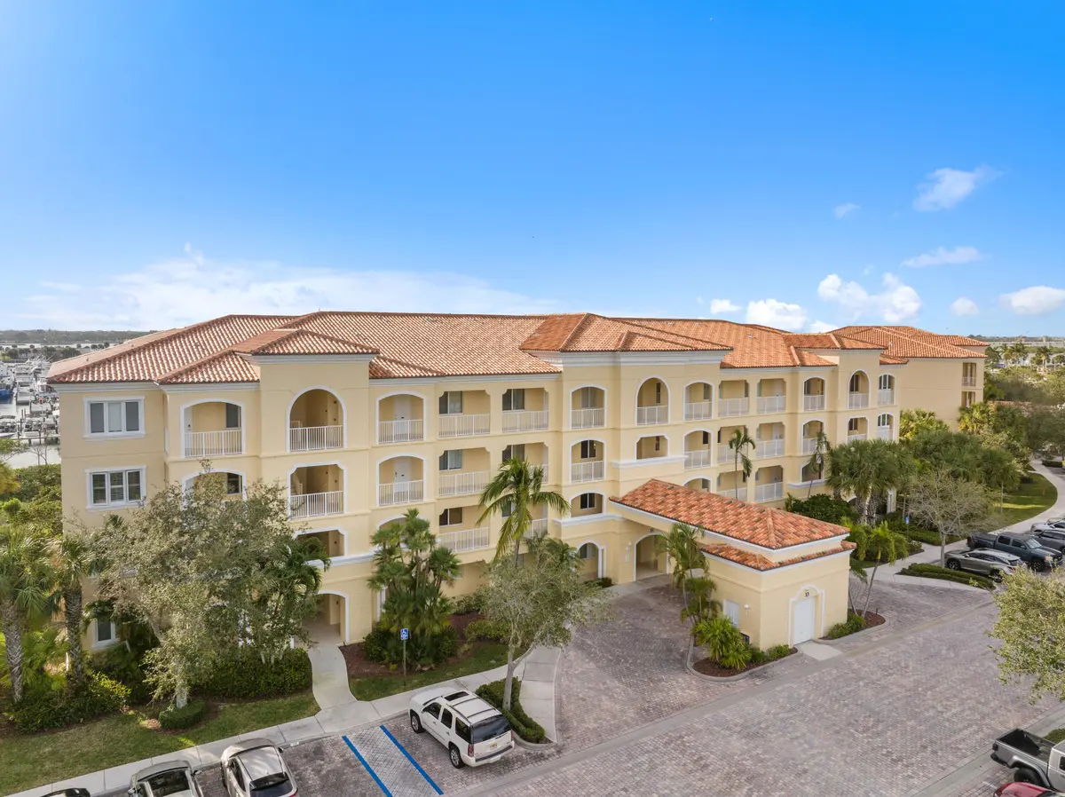 20250507224208414162000000-o at 33 Harbour Isle Drive 201, Fort Pierce