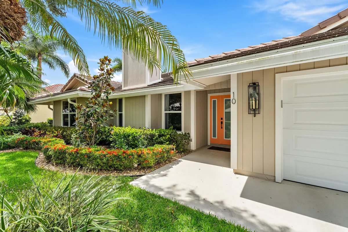Exterior at 10 Bentwood Road, Palm Beach Gardens