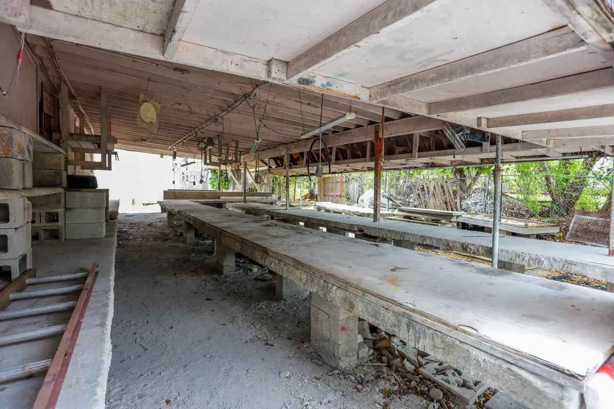 3X5A5374 at 1620 S Dixie Highway, Pompano Beach