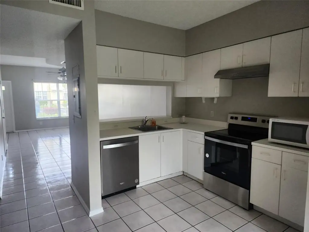COCO KITCHEN 3 at 51 Whitehead Circle 51, Weston