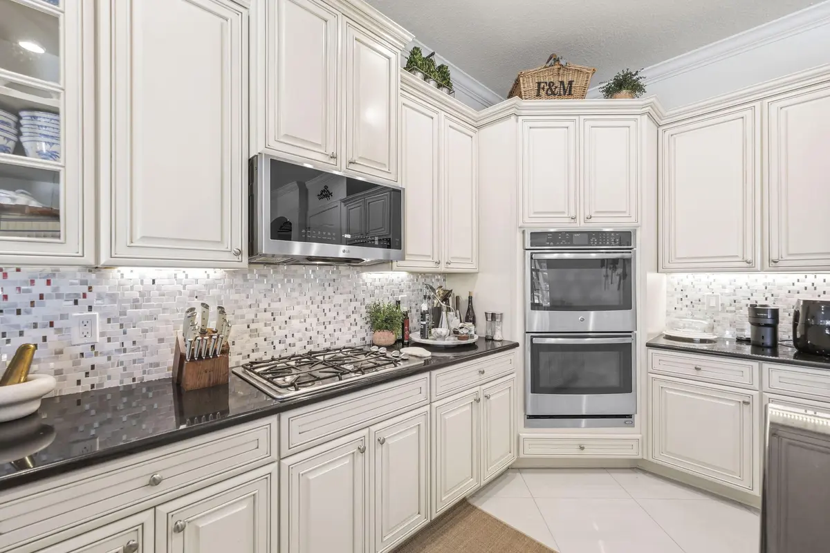8861 Edgewater Bend - 31.jpg-vsuniqueid- at 8861 Edgewater Place, Parkland