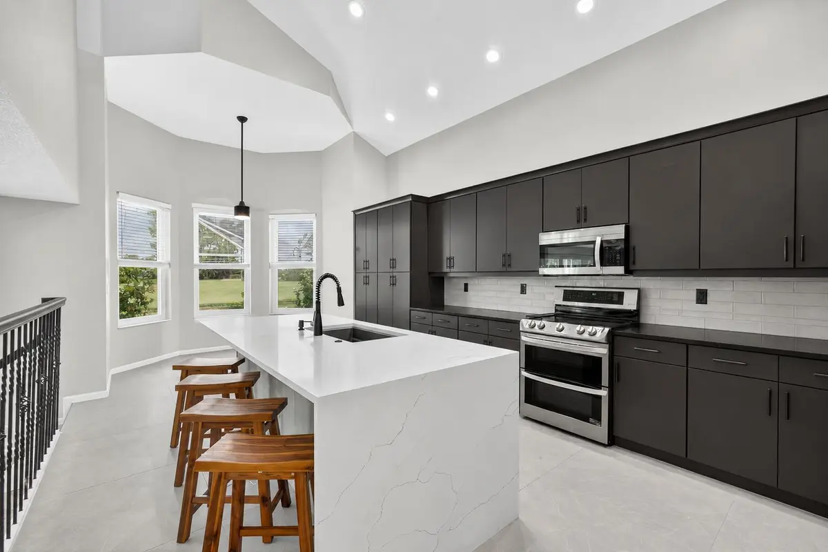 Kitchen & Breakfast at 2035 Reston Circle, Royal Palm Beach