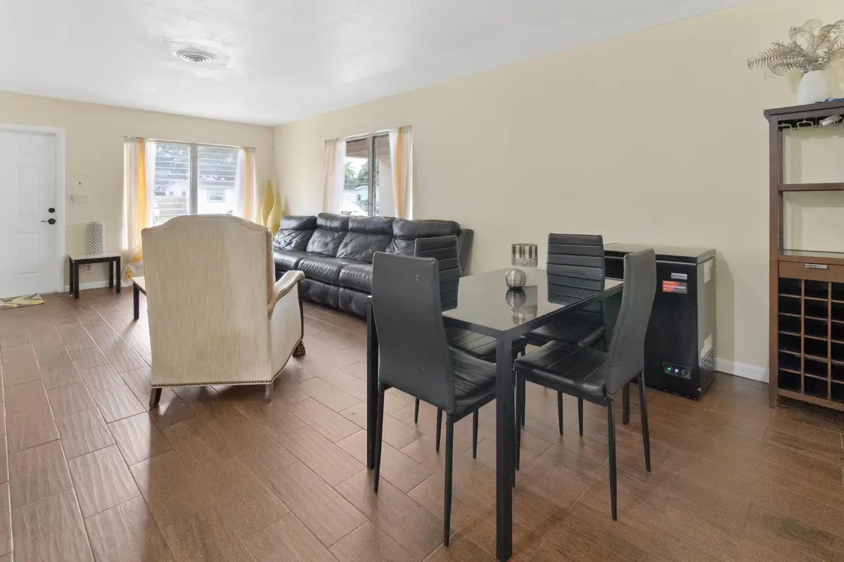 466A1004 at 3431 NW 4th Street, Lauderhill