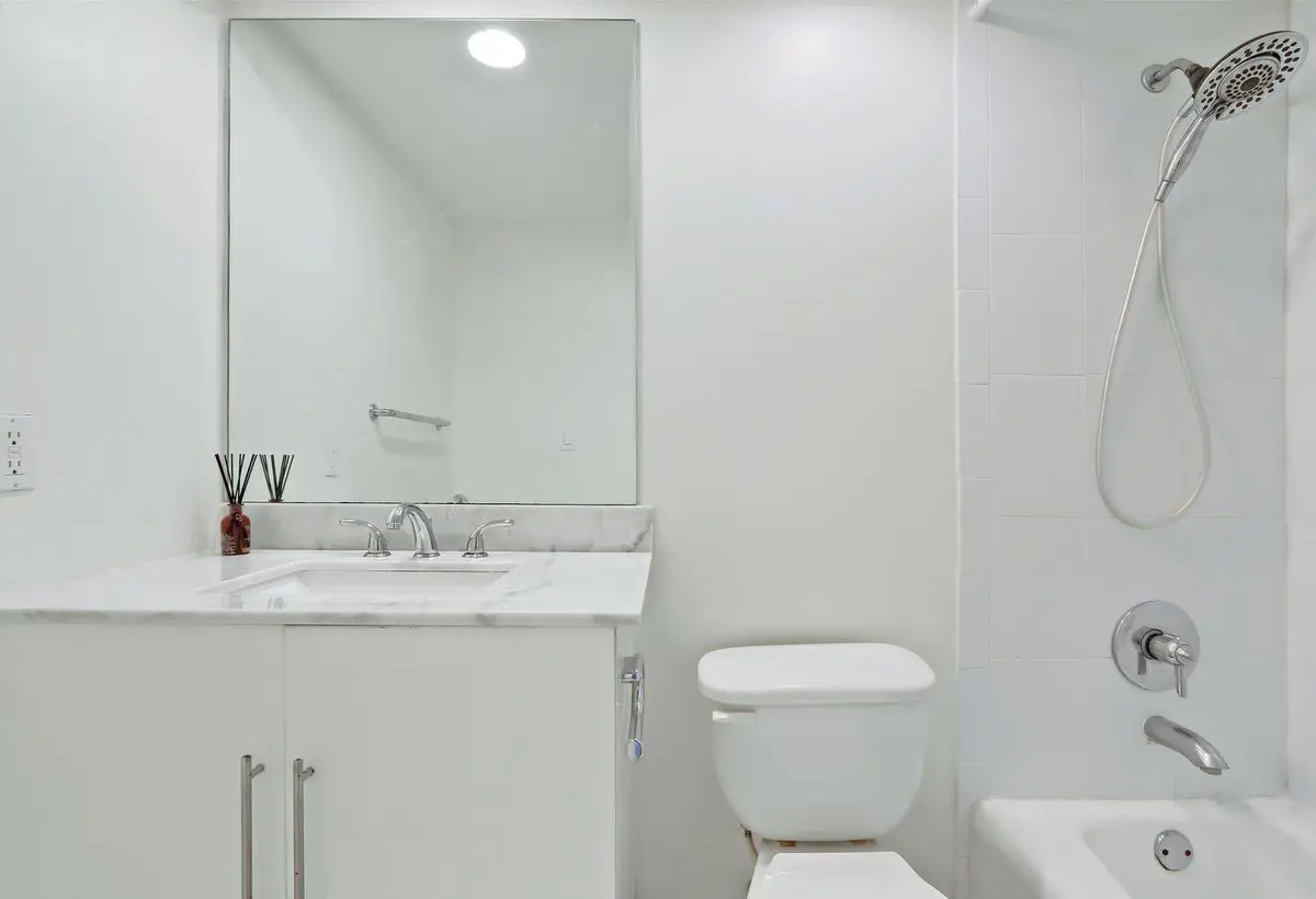 20191112192527933570000000-o at 3001 S Ocean Drive 201, Hollywood