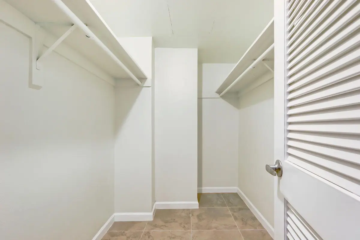 20191112192526913109000000-o at 3001 S Ocean Drive 201, Hollywood
