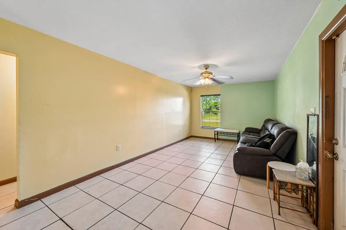 5-web-or-mls-Avenue S-S1206-005 at 3400 Avenue, Fort Pierce