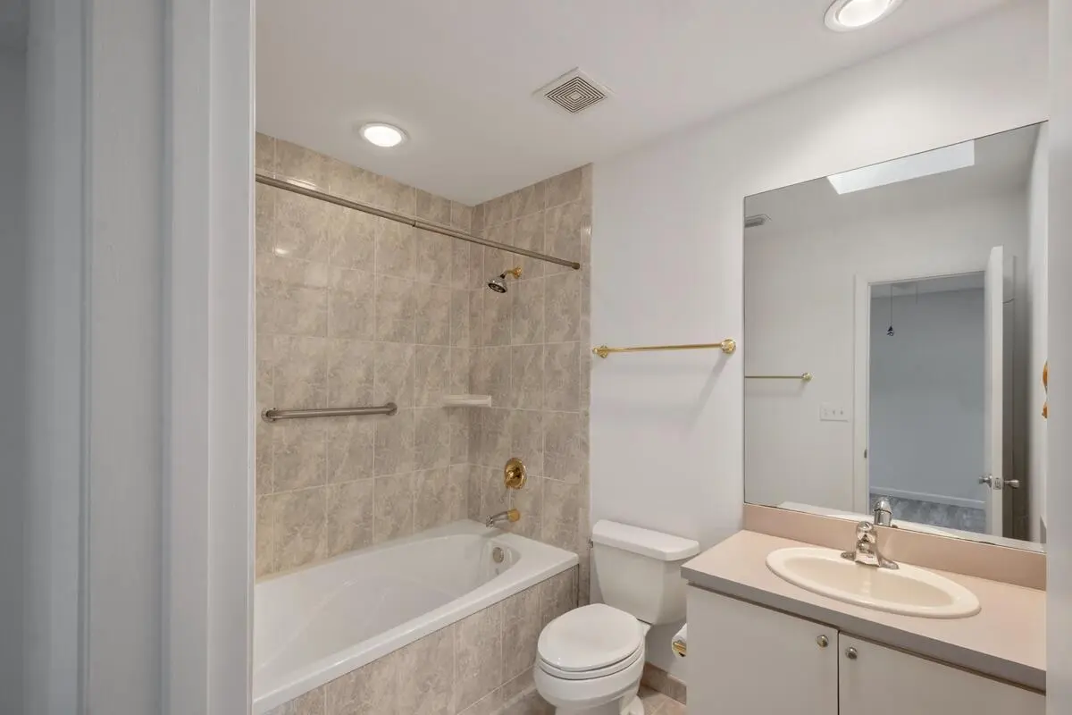 1200x800_100_1781518556409_1781393454642 at 4704 Queen Palm Lane, Tamarac