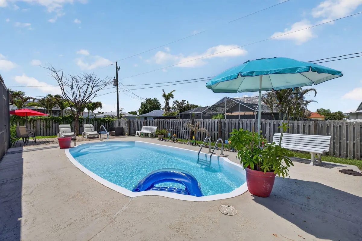 31-web-or-mls-3A5A6565 at 437 SE Nome Drive, Port St. Lucie