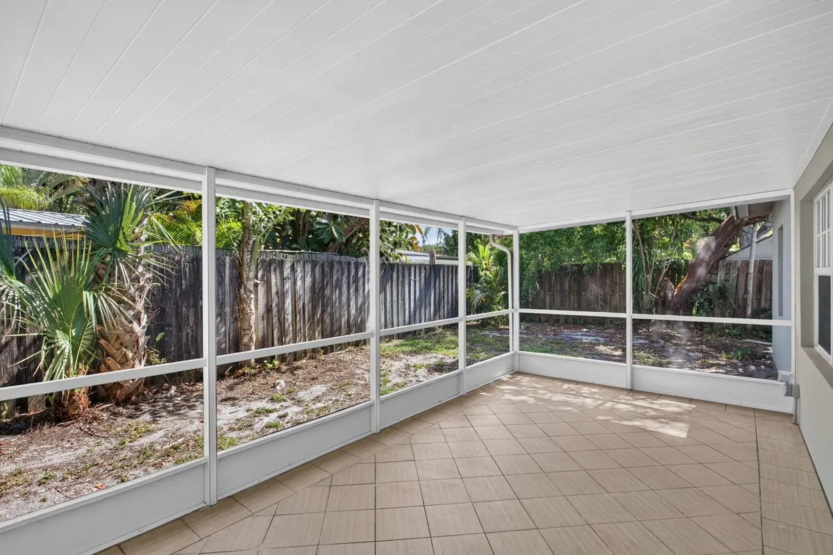 8-web-or-mls-317-5874 at 317 SW 19th Street, Fort Lauderdale