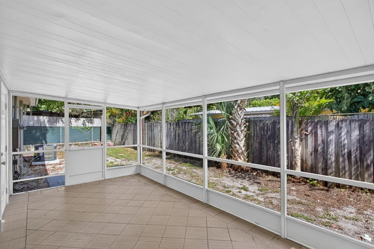9-web-or-mls-317-5879 at 317 SW 19th Street, Fort Lauderdale