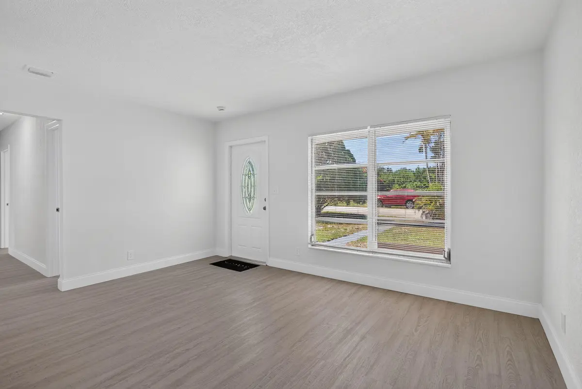 13-web-or-mls-317-5899 at 317 SW 19th Street, Fort Lauderdale