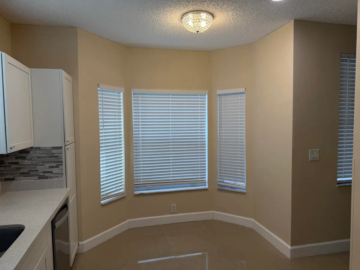 Breakfast Nook at 940 Doveplum Court, Hollywood