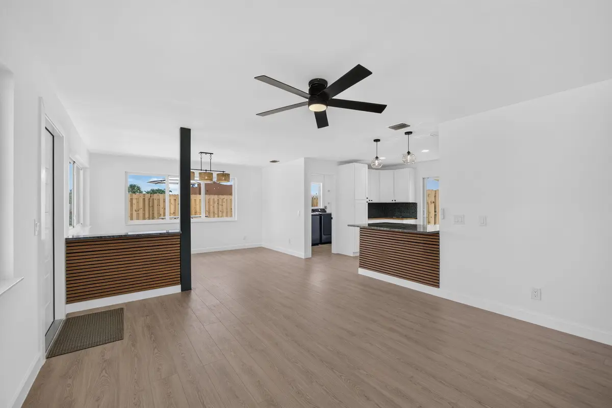 8-web-or-mls-5D1A9196 at 665 W 7th Street, Riviera Beach