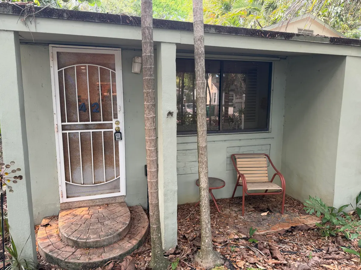 IMG_0435 at 42 SW 6th Street, Dania Beach